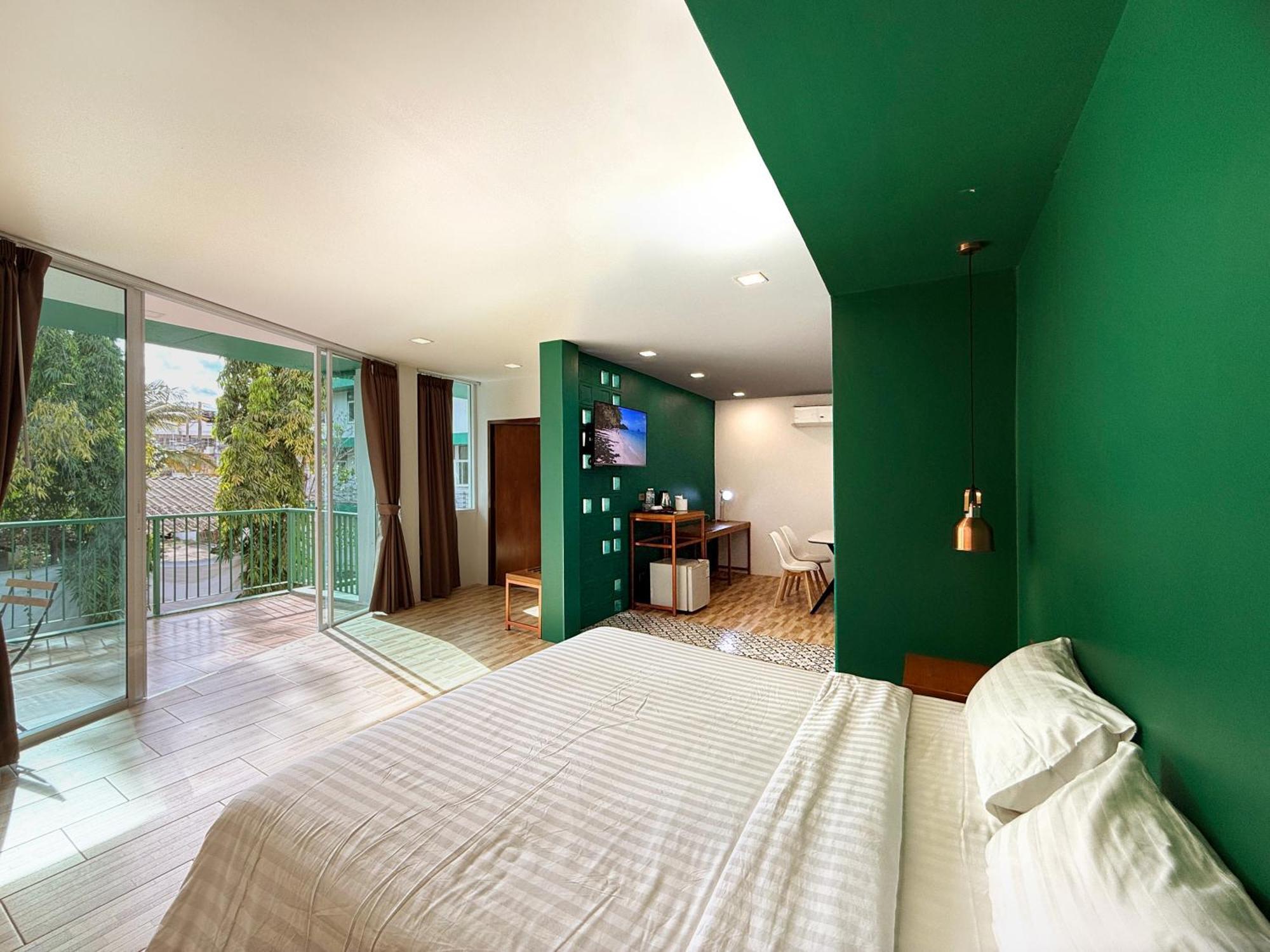 Plernpetch Hotel Surat Thani Exterior foto